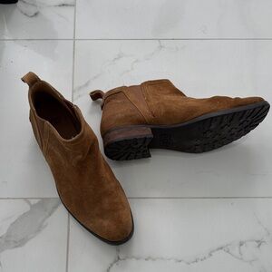 UGG Women's Tan Suede Ankle Boots